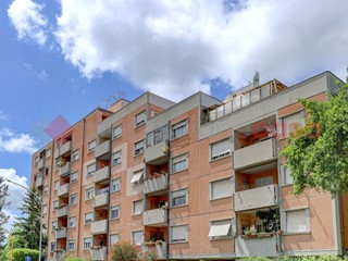 Trilocale in Vendita a Roma, 200'000€, 90 m²