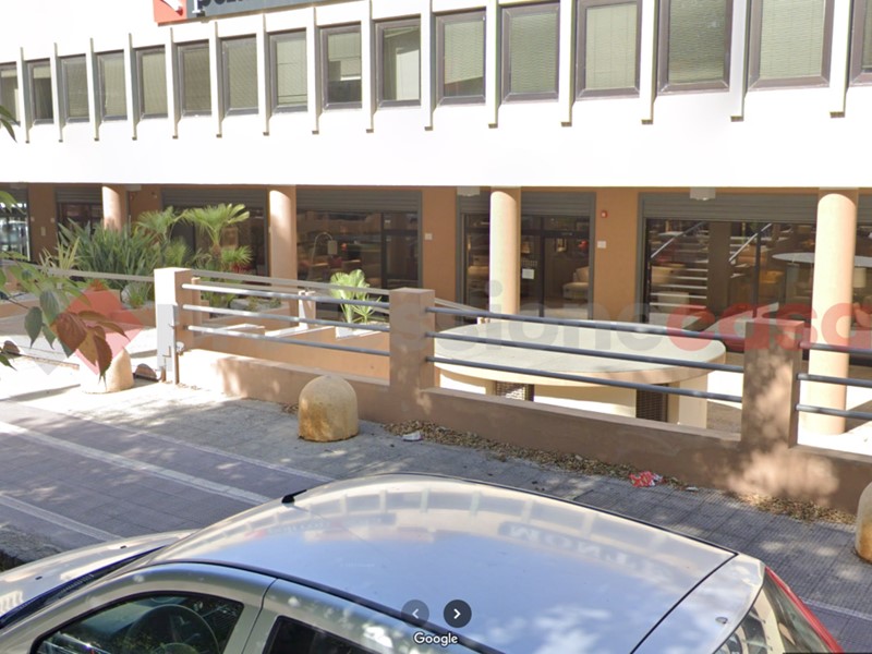 Negozio in Vendita a Reggio Calabria, 1'100'000€, 1300 m²