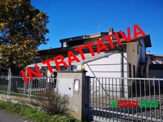 Quadrilocale in Vendita a Casirate d'Adda, 110'000€, 150 m²
