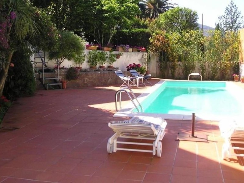 Villa in Vendita a Calci, 349'000€, 274 m²