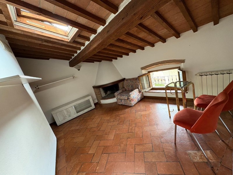 Attico in Vendita a Monteriggioni, 100'000&euro;, 75 m²