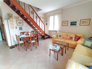 Appartamento in Vendita a Ameglia, zona Piano di Ameglia, 185'000€, 85 m²