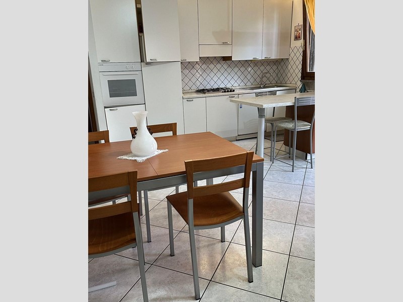 Trilocale in Vendita a Empoli, 255'000€, 75 m², con Box