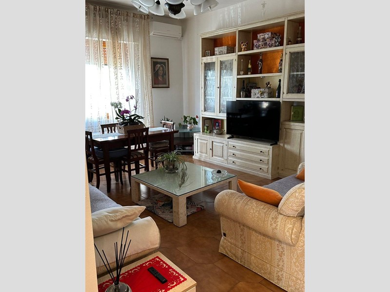 Quadrilocale in Vendita a Vinci, 245'000€, 97 m², con Box