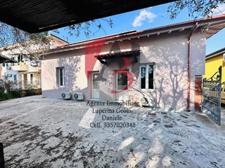 Villa in Vendita a Pisa, 660'000€, 185 m², con Box