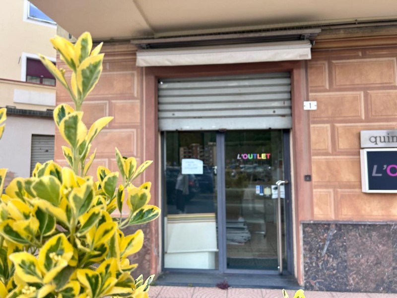 Immobile commerciale in Affitto a Aulla, 1'500€, 160 m²