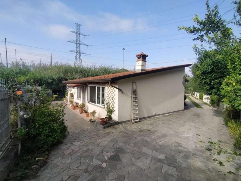 Quadrilocale in Vendita a Massa, 100'370€, 122 m²