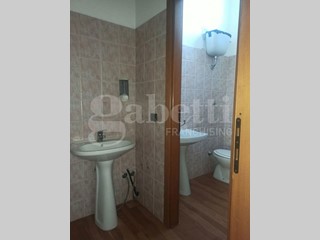 Negozio in Vendita a Oristano, 140'000€, 170 m²