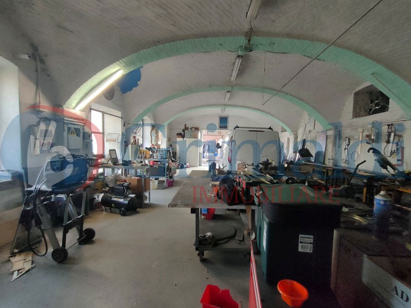 Magazzino in Vendita a Beinasco, 49'000€, 80 m²