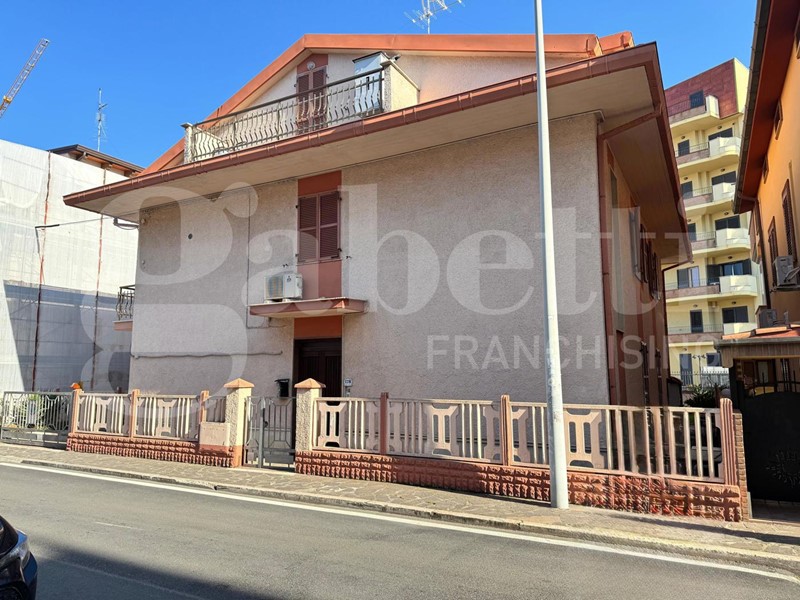 Appartamento in Vendita a Alba Adriatica, 535'000€, 500 m², arredato