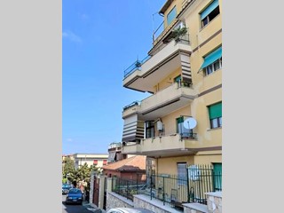 Bilocale in Vendita a Roma, 125'000€, 66 m²