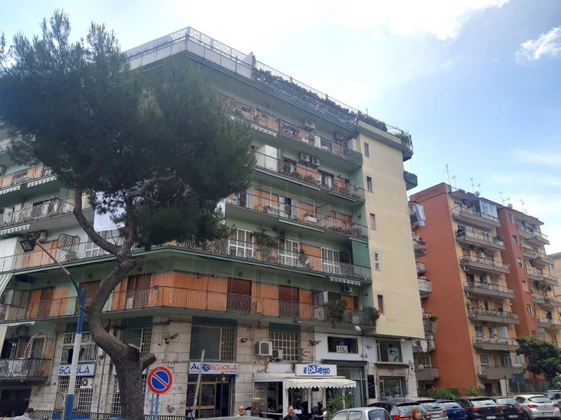 Ufficio in Vendita a Napoli, 120'000€, 50 m²