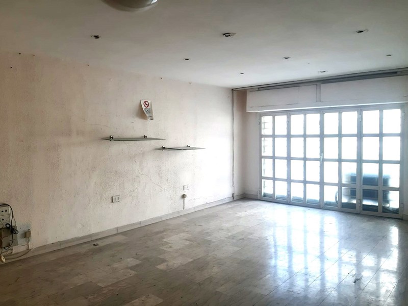 Ufficio in Vendita a Napoli, 120'000€, 50 m²