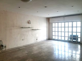 Ufficio in Vendita a Napoli, 120'000€, 50 m²