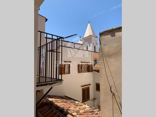Quadrilocale in Vendita a Cefalù, zona via Costa n 8, 270'000€, 81 m²