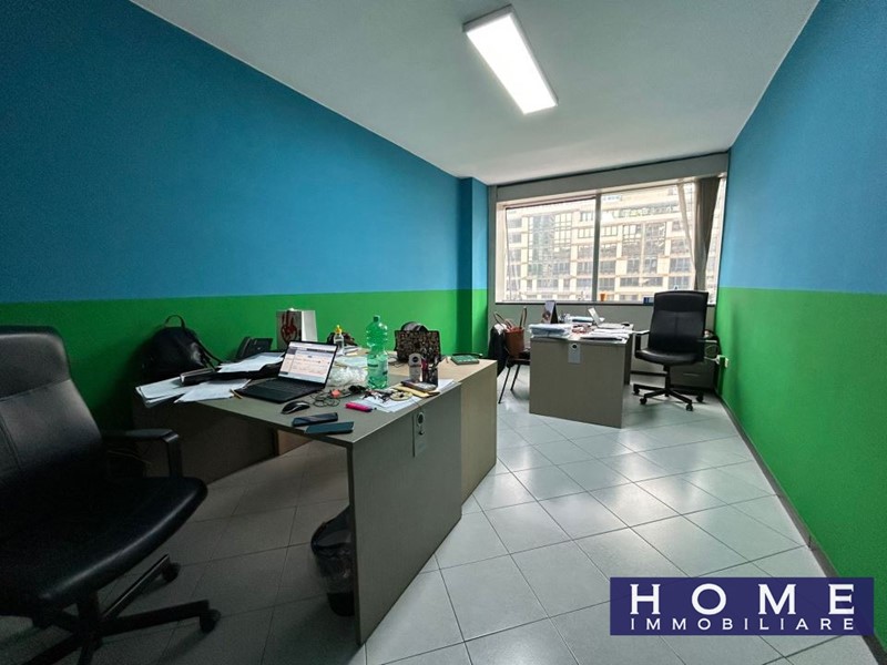 Ufficio in Vendita a Napoli, 130'000€, 60 m²