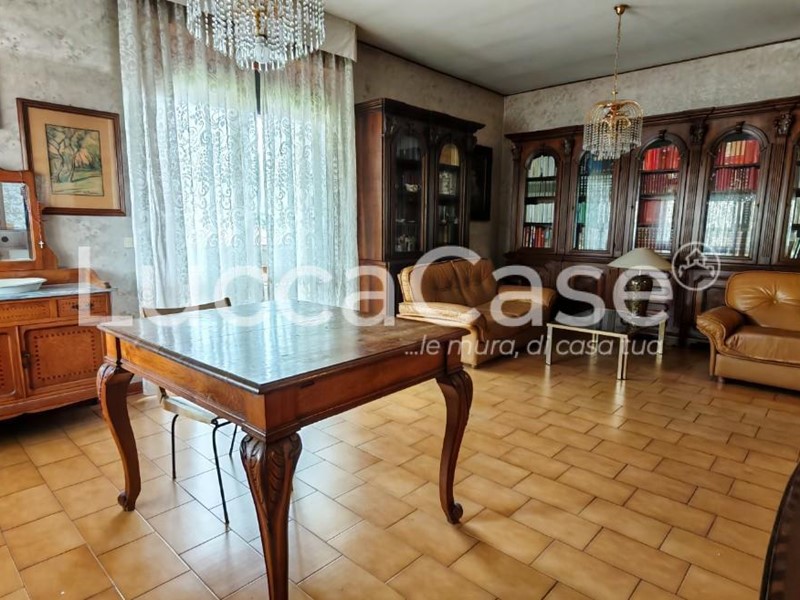 Quadrilocale in Vendita a Lucca, zona Sant'Anna, 210'000€, 105 m², arredato, con Box