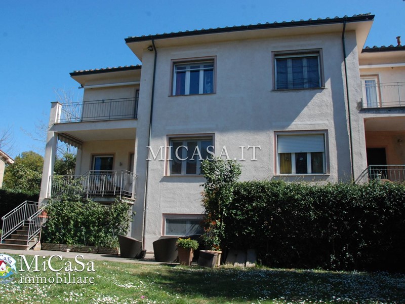 Villa in Vendita a Pisa, 600'000€, 300 m², arredato