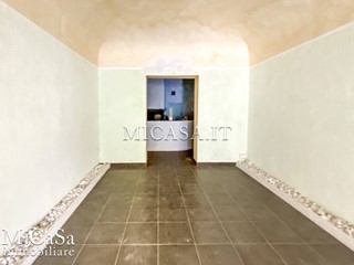 Immobile commerciale in Affitto a Pisa, 1'200€, 160 m²