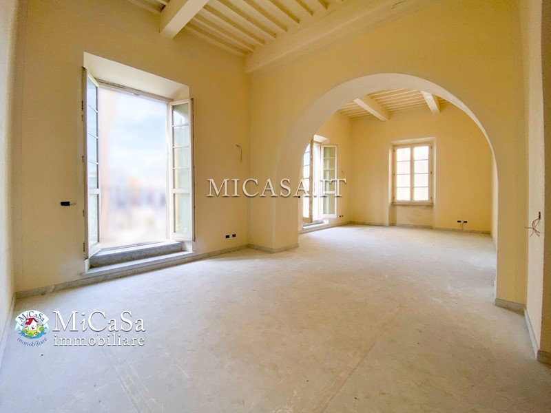 Appartamento in Vendita a Pisa, 660'000€, 225 m²