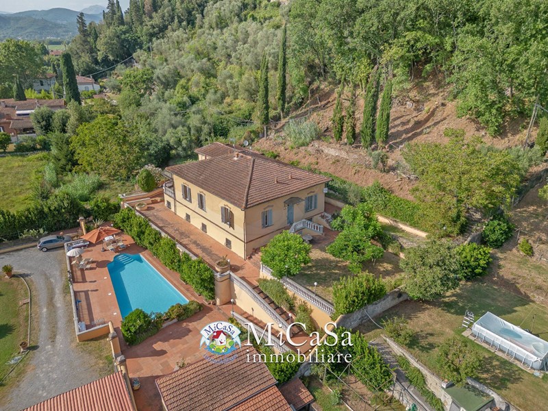 Villa in Vendita a San Giuliano Terme, 990'000€, 526 m²