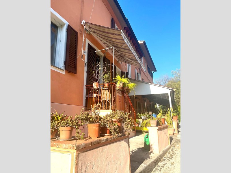 Casale in Vendita a Capannori, 90'000€, 75 m²