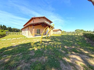 Casa Indipendente in Vendita a Castagneto Carducci, zona Donoratico, 410'000€, 140 m²