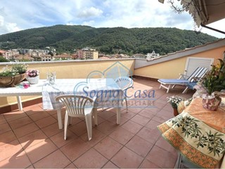 Villetta a schiera in Vendita a Arcola, 380'000€, 140 m², con Box