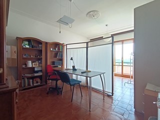 Appartamento in Vendita a Pisa, 260'000€, 110 m², arredato, con Box