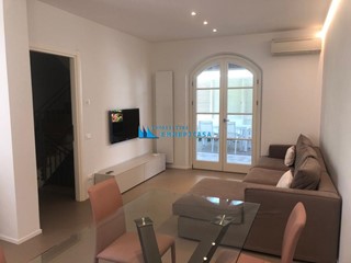 Villa bifamiliare in Vendita a Montignoso, zona Cinquale, 999'000€, 150 m², arredato