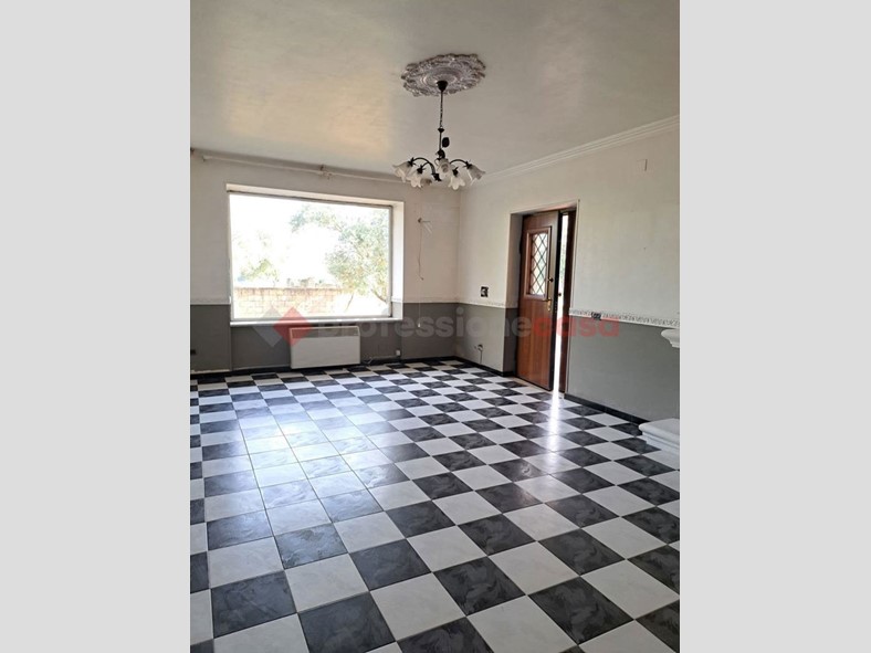 Villa bifamiliare in Vendita a Cassino, 110'000&euro;, 130 m²