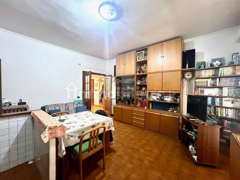 Trilocale in Vendita a Roma, 200'000€, 75 m²
