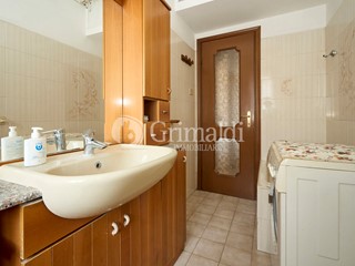 Bilocale in Vendita a Cinisello Balsamo, 139'000€, 66 m², arredato