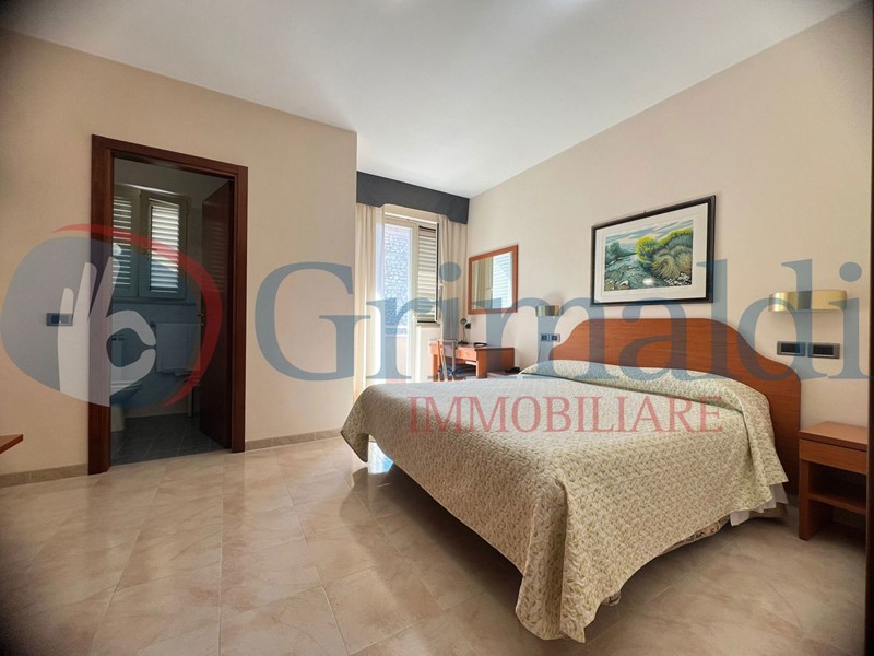 Attività commerciale in Vendita a Perugia, 800'000€, 540 m²