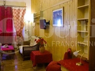 Appartamento in Vendita a Montelanico, 80'000€, 100 m²