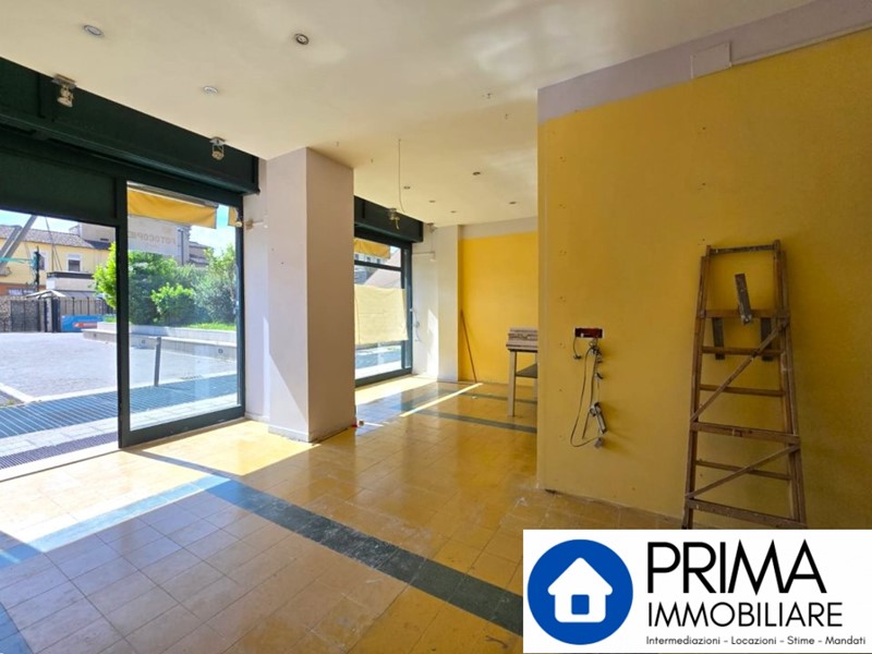 Negozio in Vendita a Terni, 57'000€, 31 m²