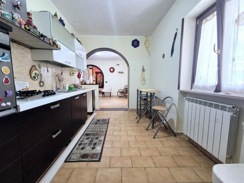 Casa Semi Indipendente in Vendita a Casacanditella, 95'000&euro;, 130 m²