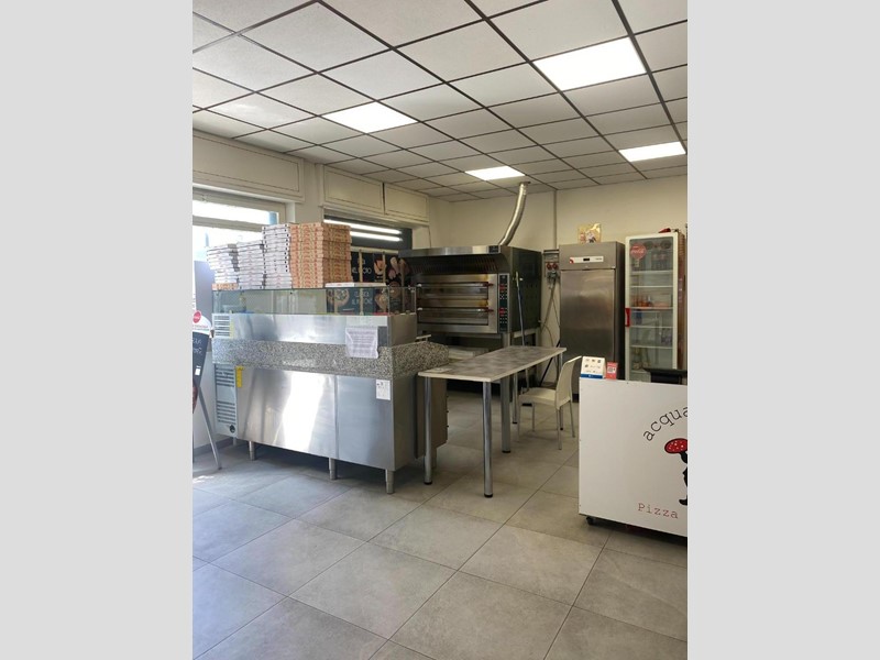 Attività commerciale in Vendita a Venaria Reale, 25'000€, 70 m²