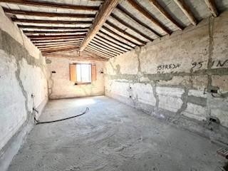 Quadrilocale in Vendita a Castelfranco di Sotto, 45'000€, 85 m²