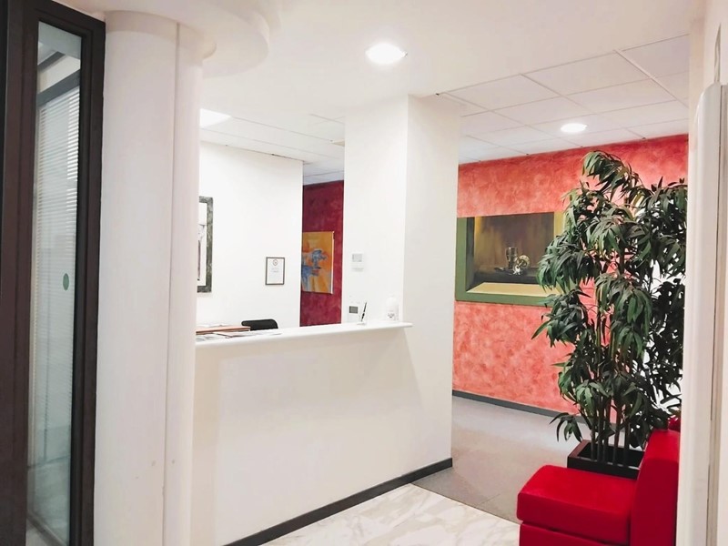 Ufficio in Vendita a Pisa, 420'000€, 210 m²