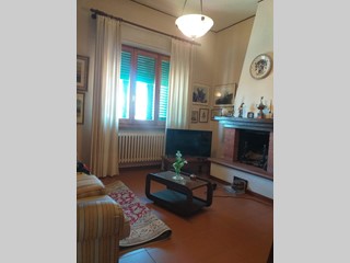 Casa Indipendente in Vendita a Carmignano, 355'000€, 140 m², con Box