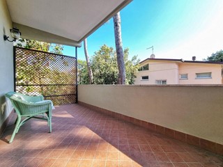 Quadrilocale in Vendita a Massa, zona Ronchi, 310'000&euro;, 80 m², arredato