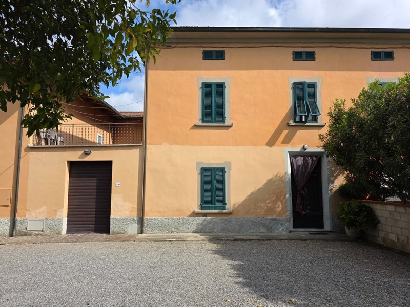 Casa Semi Indipendente in Vendita a Santa Maria a Monte, zona San Sebastiano, 129'000€, 242 m²