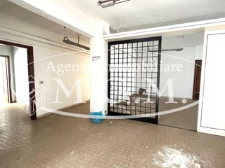 Ufficio in Vendita a Cascina, 155'000€, 280 m²