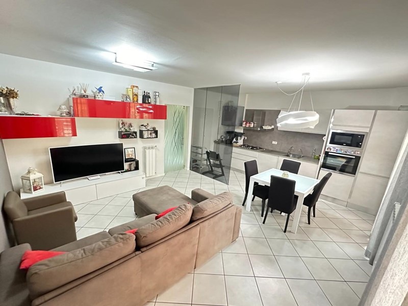 Bilocale in Vendita a Castelfiorentino, zona Petrazzi, 139'000€, 55 m², con Box