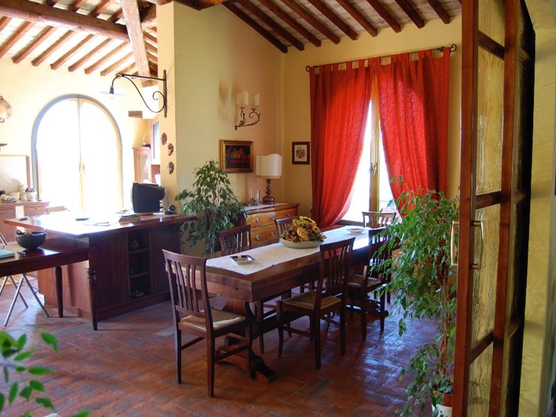 Attico in Vendita a Calci, 355'000€, 225 m²