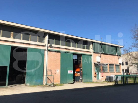 Appartamento in Vendita a Calderara di Reno, 200'000€, 293 m²