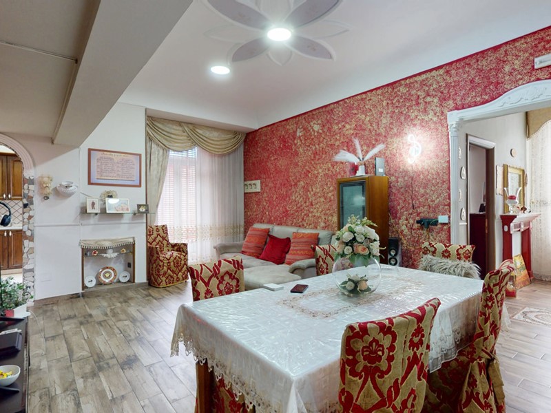 Trilocale in Vendita a Napoli, 199'000€, 102 m²