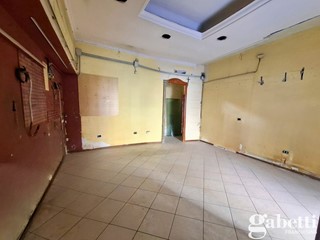 Negozio in Affitto a Pomigliano d'Arco, 400€, 30 m²