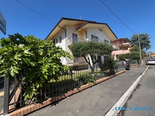 Villa in Vendita a Riccione, 750'000€, 166 m²